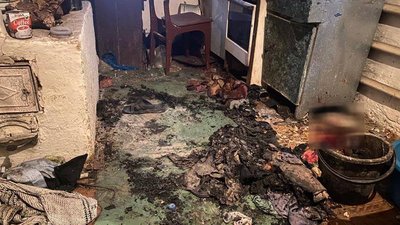 Напівживий і в обгорілому одязі: на Черкащині чоловік до смерті побив знайомого Напівживий і в обгорілому одязі: на Черкащині чоловік до смерті побив знайомого