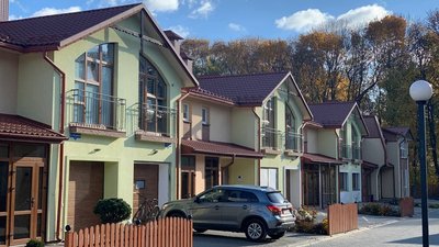 На Тернопільщині мешканцям котеджів пів року забудовник відключає електрику На Тернопільщині мешканцям котеджів пів року забудовник відключає електрику