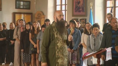 "Гітари з рук не випускав": у Хмельницькому попрощалися із захисником Геннадієм Чаїнським "Гітари з рук не випускав": у Хмельницькому попрощалися із захисником Геннадієм Чаїнським