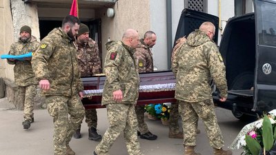 У Тернополі попрощалися з бійцем Віталієм Рибальським У Тернополі попрощалися з бійцем Віталієм Рибальським