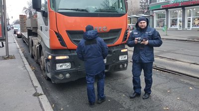 У Харкові вантажівка на смерть збила жінку