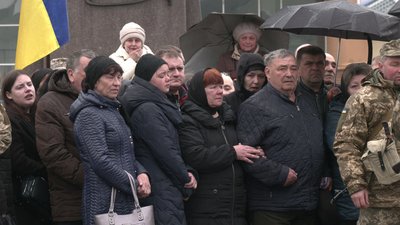 У Рівному попрощалися із двома захисниками, які загинули на сході України У Рівному попрощалися із двома захисниками, які загинули на сході України