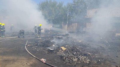 В Одесі сталася пожежа на площі 100 метрів квадратних: в місті було видно чорний дим В Одесі сталася пожежа на площі 100 метрів квадратних: в місті було видно чорний дим