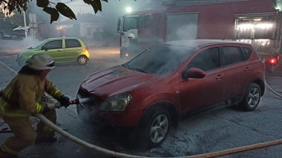 У Херсоні горів легковий автомобіль