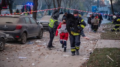 рятувальники, завали, порятунок хлопчика рятувальники, завали, порятунок хлопчика