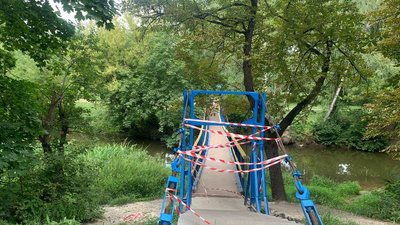 У Тернополі в парку похилився міст: що відомо про кошти та ремонт У Тернополі в парку похилився міст: що відомо про кошти та ремонт