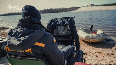 ДСНС 3 доби шукає чоловіка, який намагався переплисти Дніпро