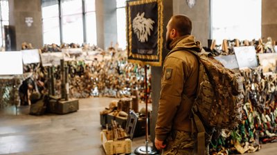 "Портал у війну".У Чернівцях представили трофеї 10 окремої гірсько-штурмової бригади "Портал у війну".У Чернівцях представили трофеї 10 окремої гірсько-штурмової бригади