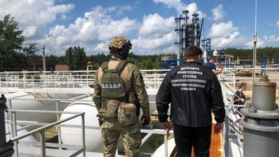 Нелегальне виробництво пального у Мерефі: підприємство працювало офіційно — міський голова Нелегальне виробництво пального у Мерефі: підприємство працювало офіційно — міський голова