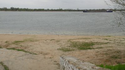5 років занедбаному стані - чому у Херсоні не наводять порядок на пляжі
