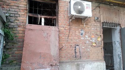 "Не хвилюйтеся – посилки не постраждали". Як виглядає поштове відділення Миколаєві після обстрілу "Не хвилюйтеся – посилки не постраждали". Як виглядає поштове відділення Миколаєві після обстрілу
