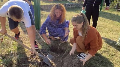 Хмельниччина долучилася до Всеукраїнської акції з висадки Алеї пам’яті Героїв