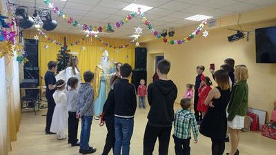 Сумські волонтери здійснили бажання вихованців Хоружівського дитячого центру Сумські волонтери здійснили бажання вихованців Хоружівського дитячого центру