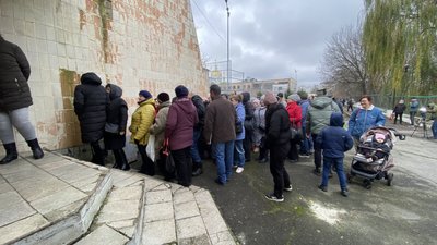 У Полтаві відновив роботу благодійний проєкт для переселенців "Тепла кофта"