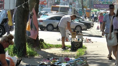 Тротуар поблизу полтавського центрального ринку Тротуар поблизу полтавського центрального ринку
