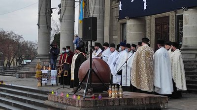 У Тернополі вшанували пам'ять жертв Голодоморів У Тернополі вшанували пам'ять жертв Голодоморів