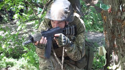 Тяжко у навчанні – легко у бою. Як бійці 102 бригади Сил тероборони з Франківщини підвищують свою боєздатність Тяжко у навчанні – легко у бою. Як бійці 102 бригади Сил тероборони з Франківщини підвищують свою боєздатність