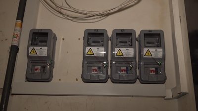 Мешканці 20 квартир черкаського гуртожитку тиждень живуть без світла Мешканці 20 квартир черкаського гуртожитку тиждень живуть без світла