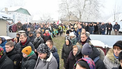 Попрощалися з військовослужбовцем Русланом Пасічником