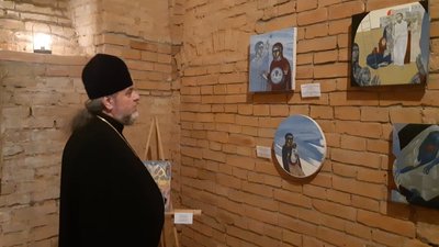 Пів сотні ікон можуть побачити вінничани у підземеллях монастиря Пів сотні ікон можуть побачити вінничани у підземеллях монастиря