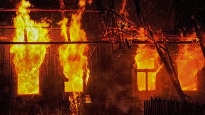 Під час пожежі у власному будинку на Чернігівщині загинув чоловік