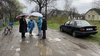 "Відпали колеса": у Мильцях Полтавської ТГ жителі скаржаться на поганий стан доріг "Відпали колеса": у Мильцях Полтавської ТГ жителі скаржаться на поганий стан доріг