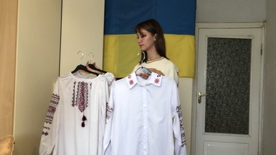Батько та хлопець у полоні: 17-річна дівчина розповіла, як виїжджала до Одеси з окупованого села під Маріуполем Батько та хлопець у полоні: 17-річна дівчина розповіла, як виїжджала до Одеси з окупованого села під Маріуполем