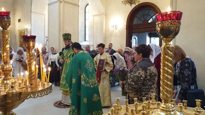 Храм Успіння Пресвятої Богородиці у парку Крючкова міста Кропивницький. Перша служба ПЦУ у стінах храму. 
4 червня 2023 року