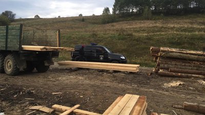 На Львівщині через незаконну рубку дерев відкрили два кримінальні провадження На Львівщині через незаконну рубку дерев відкрили два кримінальні провадження