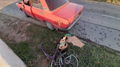 На Херсонщині п'яний водій на смерть збив велосипедистку: ведеться розслідування