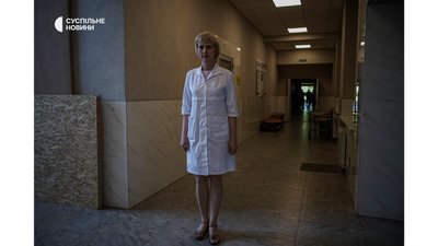 "Медикам нити не можна. В окопах ще гірше" — історії лікарів Донбасу