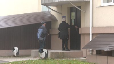 Вибори у Рівному: як відкривали дільницю Вибори у Рівному: як відкривали дільницю