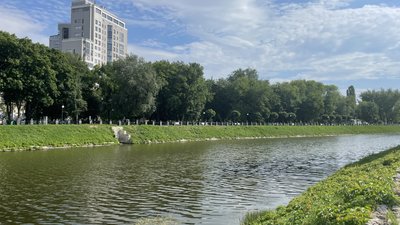 Сквер Стрілка Сквер Стрілка