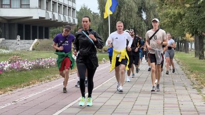 Учасники благодійного забігу до Дня міста Суми.