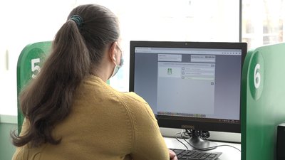 На Житомирщині водії почали здавати на права за оновленими екзаменаційними білетами На Житомирщині водії почали здавати на права за оновленими екзаменаційними білетами