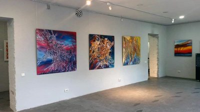 У Дніпрі відкрили виставку молодих художників У Дніпрі відкрили виставку молодих художників