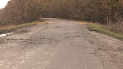 Кілометри бездоріжжя: на Черкащині водії долають п'ятнадцять кілометрів годину Кілометри бездоріжжя: на Черкащині водії долають п'ятнадцять кілометрів годину