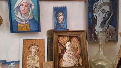 Завдяки пензлю та уяві. У Миколаєві художник створює мініатюри з янголами та пише ікони Завдяки пензлю та уяві. У Миколаєві художник створює мініатюри з янголами та пише ікони
