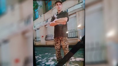 На Чернігівщині поховали двох військових ЗСУ — Віталія Нещерета та Дмитра Юсухнова На Чернігівщині поховали двох військових ЗСУ — Віталія Нещерета та Дмитра Юсухнова