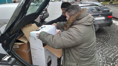Волонтери з Тернопільщини придбали для бійців камери відеоспостереження
