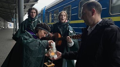 У Чернівці доставили Вифлеємський вогонь миру
