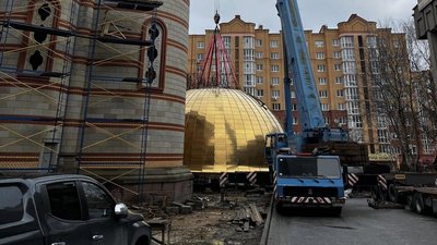 встановлення купола храму