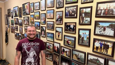 Лідер фанатського руху одеського "Чорноморця" отримав державну нагороду Лідер фанатського руху одеського "Чорноморця" отримав державну нагороду
