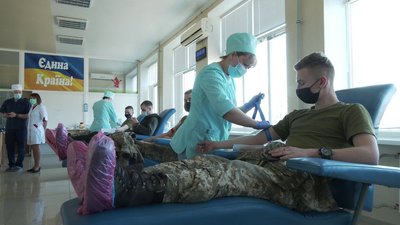 "500 літрів за пів року". Як у Харкові заготовляють плазму з антитілами до COVID