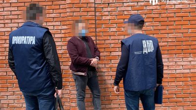 У Львові двох працівників поліції підозрюють у отриманні хабаря У Львові двох працівників поліції підозрюють у отриманні хабаря