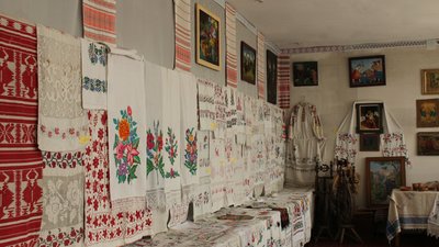 Солила в ній рибу на Колимі: на Черкащині зберегли 130-річну вишиванку Солила в ній рибу на Колимі: на Черкащині зберегли 130-річну вишиванку