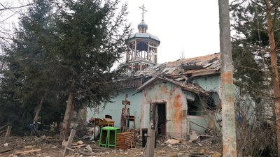 "Скло гримить, все гримить". У Дружбі на Сумщині через російську атаку пошкоджені магазини, храм та оселі "Скло гримить, все гримить". У Дружбі на Сумщині через російську атаку пошкоджені магазини, храм та оселі
