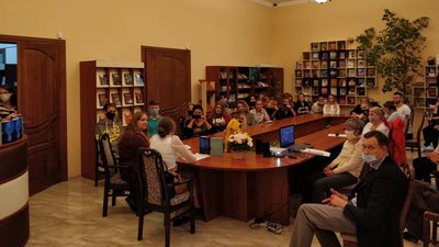 У Миколаєві відбулась акція “Бібліотечні сутінки” У Миколаєві відбулась акція “Бібліотечні сутінки”