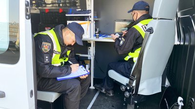 На Вінниччині мобільні діагностичні станції перевіряють транспорт На Вінниччині мобільні діагностичні станції перевіряють транспорт