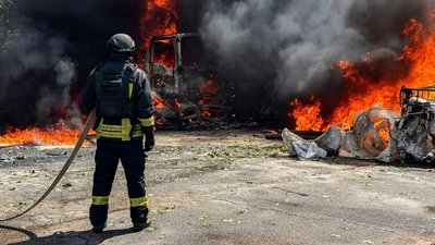 Наслідки авіаудару по Центральному району Херсона